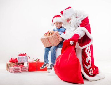 Noel Baba ile küçük çocuk