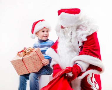 Noel Baba ile küçük çocuk