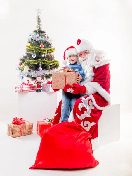 Noel Baba ile küçük çocuk