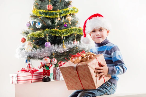 Llittle çocuk hediyeler ile