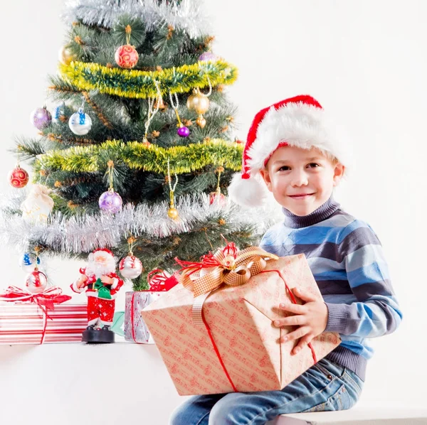 Llittle çocuk hediyeler ile