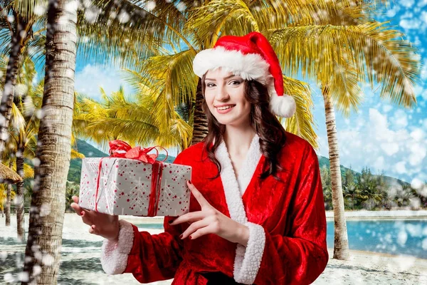Ragazza vestita come Babbo Natale — Foto Stock