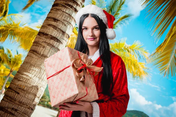 Ragazza vestita come Babbo Natale — Foto Stock