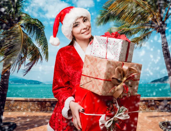 Chica vestida como Santa Claus —  Fotos de Stock