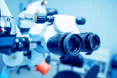 Gözlük donatım. Tıbbi Laboratuar.