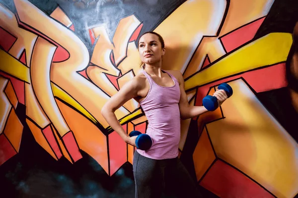 Sporty Woman Dumbbels Graffiti Wall — Stock Photo, Image