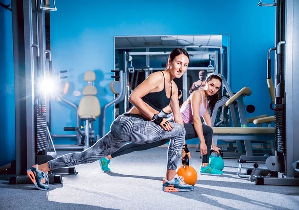 Two Brunette Women Doing Exercises Gym — Stock Photo, Image