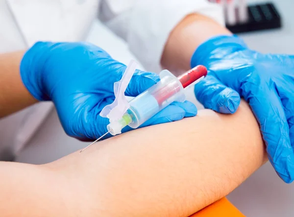 Medische Apparatuur Syringe Handen Bloedonderzoek — Stockfoto