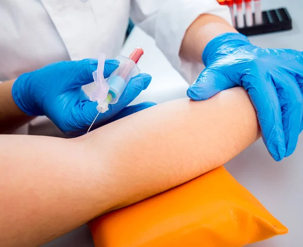 Medizinische Geräte Spritze Die Hände Bluttest — Stockfoto