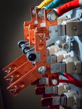 Elektrik donatımın kapatın. Çok renkli kablolar.