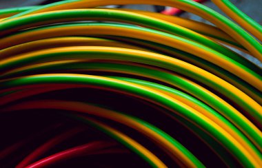 Elektrik donatımın kapatın. Çok renkli kablolar.