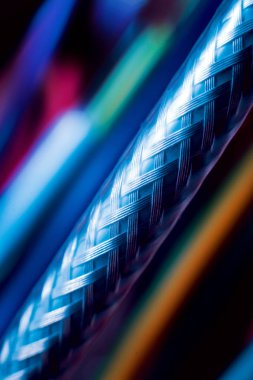 Elektrik donatımı. Kablo kesip kapatın. 