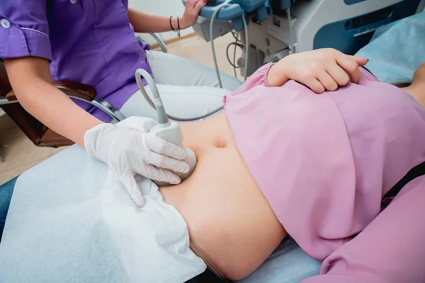 Scanner Ultrasuoni Nelle Mani Medico Diagnostica Sonografia — Foto Stock