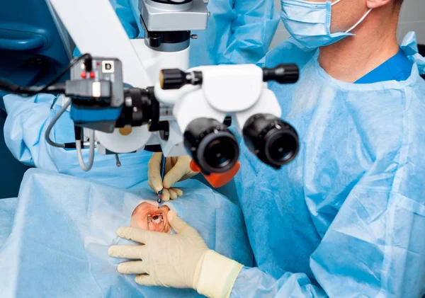 Operação Olho Uma Idosa Cirurgia Catarata Equipamento Médico — Fotografia de Stock