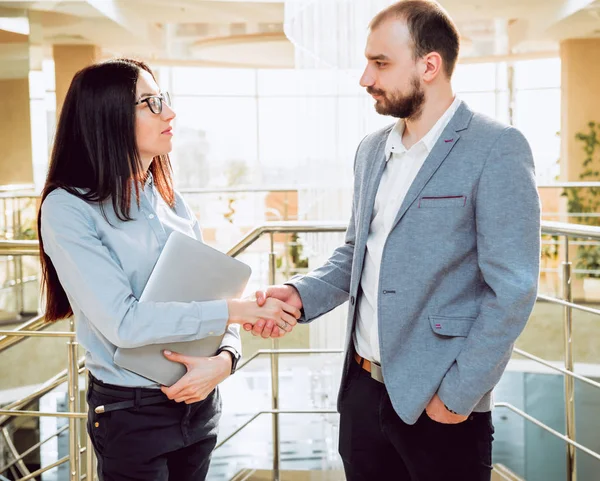 Beraterin Bei Einem Geschäftsmann Büro — Stockfoto