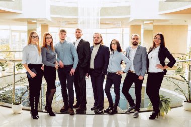 Takım toplantısı. İş stratejisi tartışılması. Office.