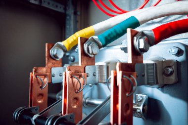 Elektrik donatımın kapatın. Çok renkli kablolar.