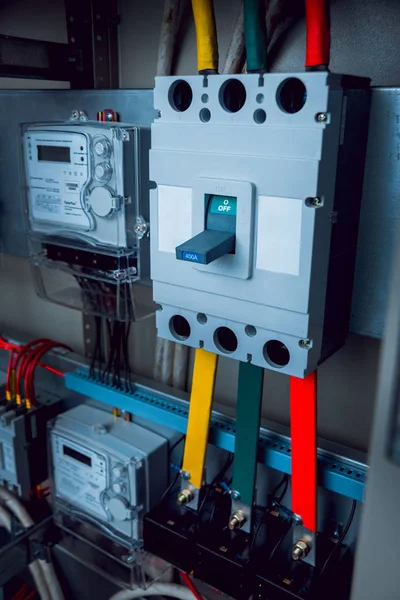 Primer Plano Del Equipo Eléctrico Cables Multicolores —  Fotos de Stock