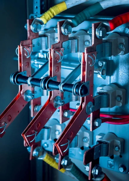 Elektrik donatımın kapatın. Çok renkli kablolar.