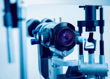 Gözlük donatım. Tıbbi Laboratuar.