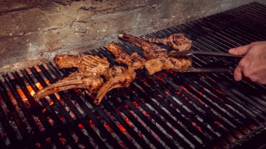 ızgara kaburga pişirme