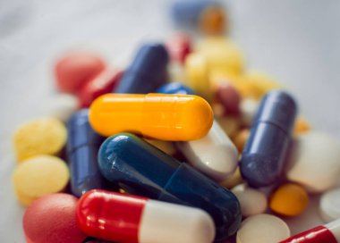 Tıbbi geçmişi manycolored hapları, seçici odak