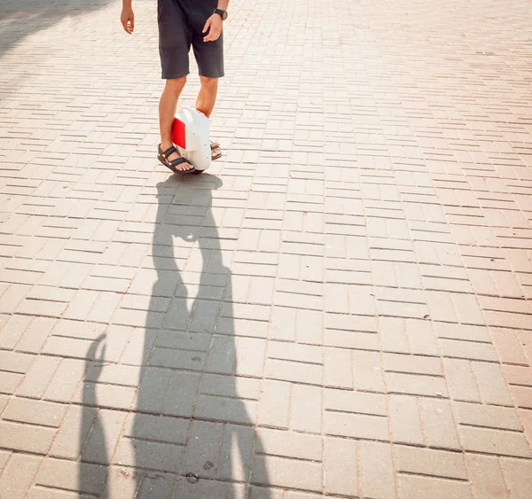 Joven Montando Solowheel Parque Ciudad —  Fotos de Stock