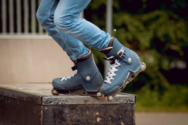 Genç silindir skatepark hileler pratik