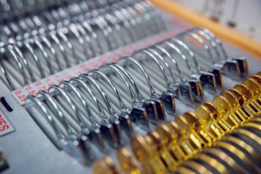 Gözlük donatım. Tıbbi Laboratuar.