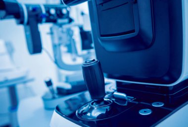 Gözlük donatım. Tıbbi Laboratuar.