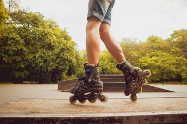 Genç silindir skatepark hileler pratik