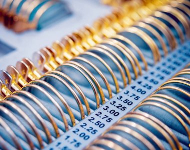 Gözlük donatım. Tıbbi Laboratuar.