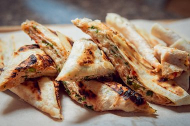 Izgara pide yığını