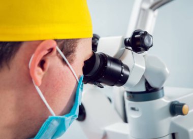 Ophthamogist tıbbi cihazlar ile