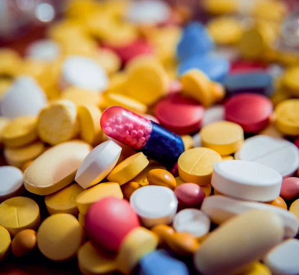 Tıbbi geçmişi, hap, portre, seçici odak yığını