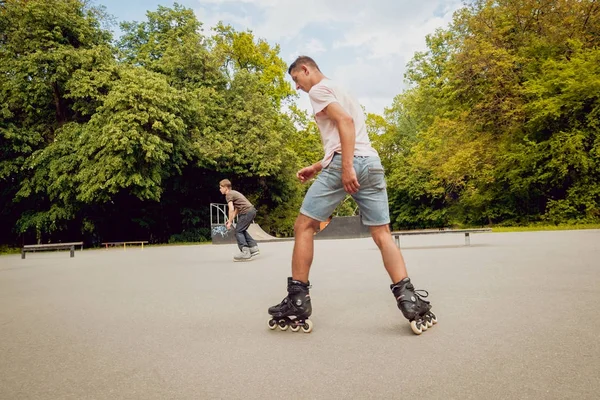 Inline Görgők Korcsolyázás Csapat — Stock Fotó