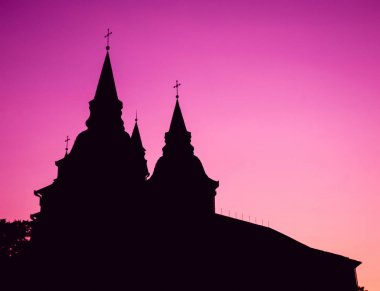 Canlı silüeti gizemli: kilise