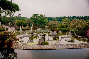 Asyalı güzel manzara. Geleneksel mimari ve Bahçe tasarımı.