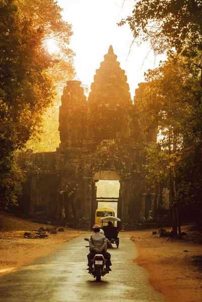 Kamboçya. Angkor Wat - Mart 14/2016: Angkor Wat Tapınağı.