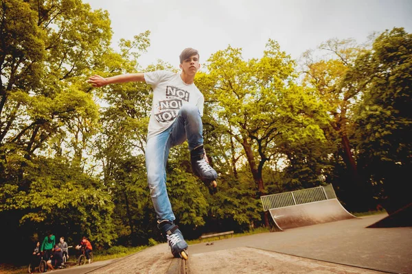 적극적인 스케이트 — 스톡 사진