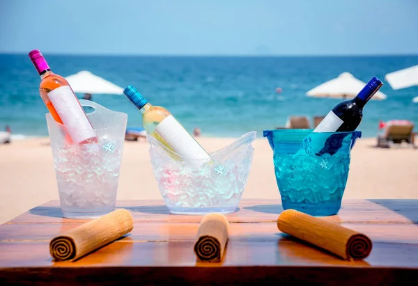 Wein Auf Dem Tisch Bar Strandrestaurant — Stockfoto