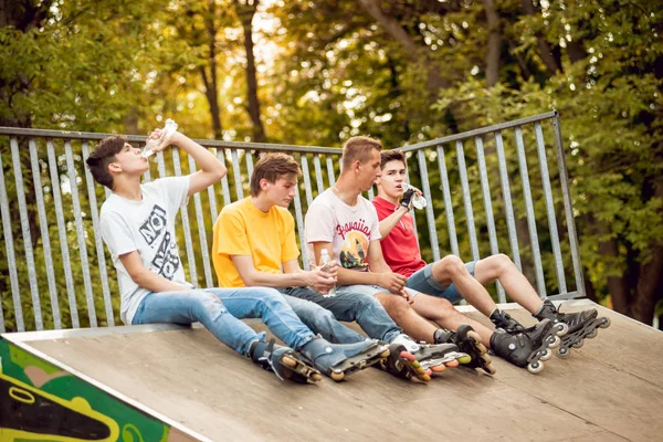 Four Young Rollers Ramp — Stock Photo, Image