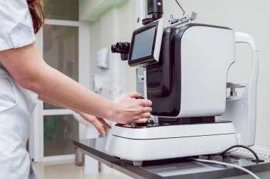 Refractometry. Keratometry. Kırılma testi. Optometri ekipman.