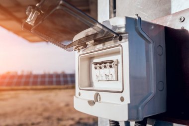 Güneş panelleri, fotovoltaik, alternatif elektrik kaynak.