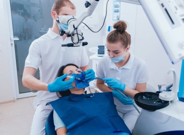 Endodontik tedavi sırasında Medissa tedavi kök kanal. Modern teknoloji