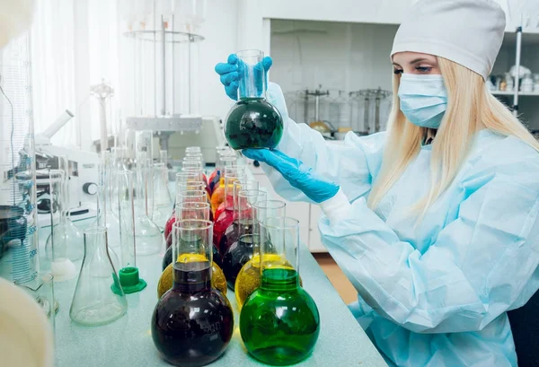 Técnico Científico Trabajando Laboratorio Formación Médica — Foto de Stock