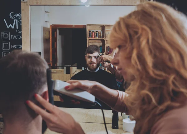 Hairdresser Makes Hairstyle Young Man — Stock Photo, Image