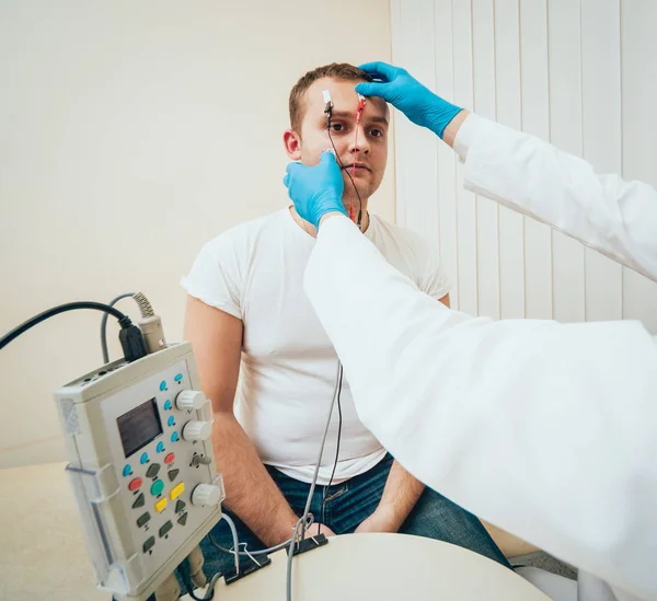 Teste Nervos Paciente Com Eletromiografia Exame Médico Emg — Fotografia de Stock