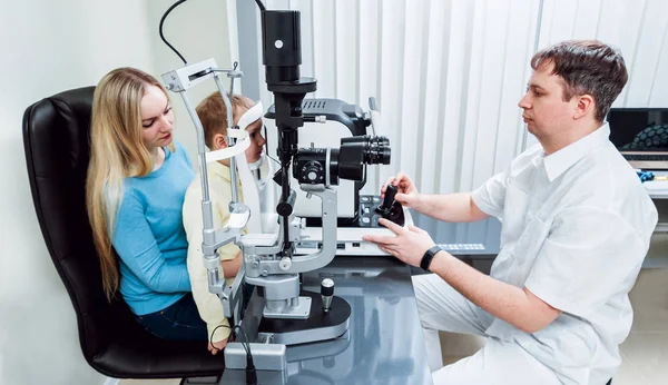 Spaltlampenuntersuchung Biomikroskopie Des Vorderen Augenabschnitts Grundlegende Augenuntersuchung — Stockfoto