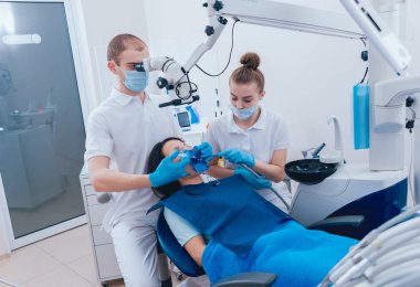 Endodontik tedavi sırasında Medissa tedavi kök kanal. Modern teknoloji